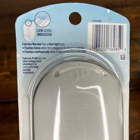 Febreze PLUG Oil Warmer Devices with Low Indicator Light Fade Defy NIB Set of 2 - Picture 5 of 8